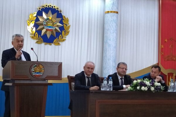 Тоҷикистону Узбекистон рӯзномаи муштарак таъсис медиҳанд