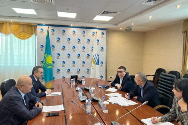 Ибодзода Хайрулло бо муовини якуми раиси ҶСК «Ширкати миллии Қазоқистон Темир жоли» мулоқот намуд