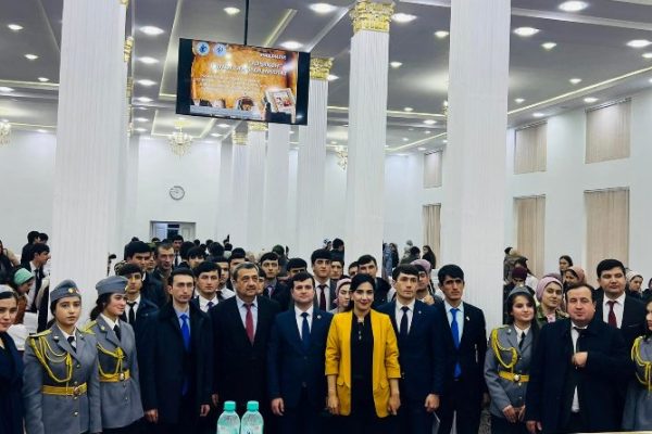 Душанбе: таҳти унвони «Аҳамият ва моҳияти озмуни ««Тоҷикон»-оинаи таърихи миллат» ҳамоиш баргузор шуд