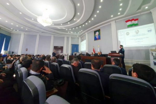Душанбе: оид ба масъалаҳои об, тағйирёбии иқлим ва ҳифзи пиряхҳо конференсия доир гардид