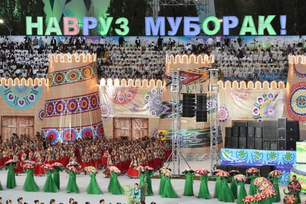 Пешвои миллат Эмомалӣ Раҳмон дар шаҳри Хуҷанд дар тантанаҳои ҷумҳуриявии идона ба ифтихори ҷашни Наврӯзи байналмилалӣ иштирок намуданд