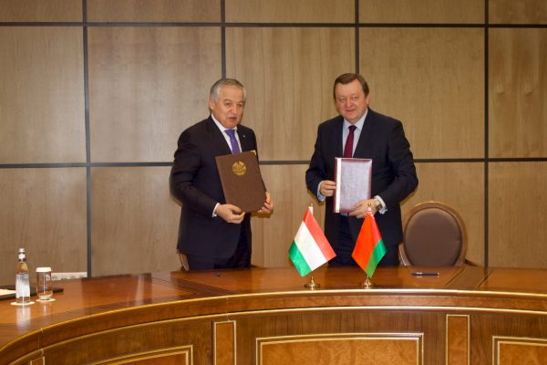 Вазирони корҳои хориҷии Тоҷикистон ва Беларус вохӯрӣ намуданд