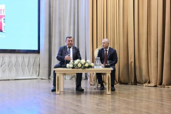 Масъалаи рушди ҷаҳонбинии илмӣ дар маҳфили «Хирадмандон»- ДМТ баррасӣ шуд