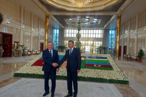 Президенти Ҷумҳурии Узбекистон Шавкат Мирзиёев ба Тоҷикистон ташриф овард
