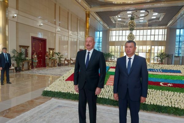 Президенти Ҷумҳурии Озарбойҷон Илҳом Алиев бо сафар ба Тоҷикистон ташриф овард