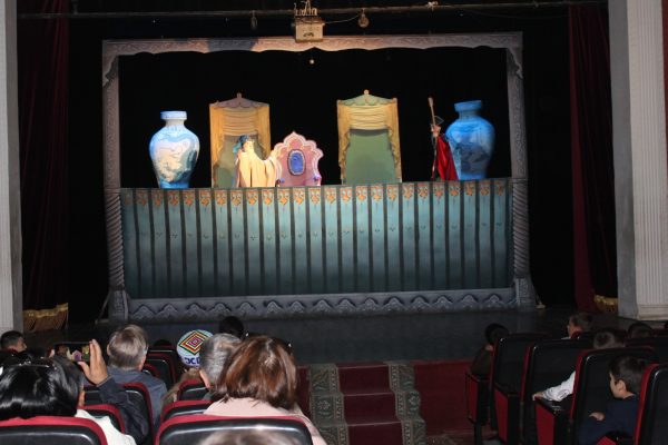 Дар Душанбе ҷашнвораи байналмилалии театрҳои лӯхтак «Чодари хаёл» идома дорад