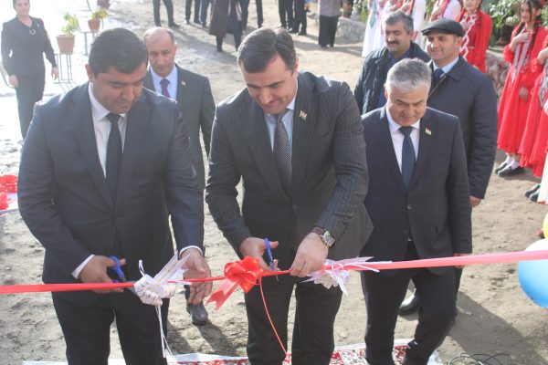 Сокинони деҳаи Вамди ноҳияи Рӯшон соҳиби толори варзишӣ гардиданд