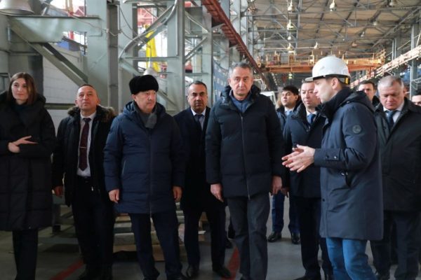 Хатлон. Раиси вилоят бо фаъолияти Ҷамъияти саҳомии кушодаи «УЭТМ»-и Федератсияи Русия шинос шуд