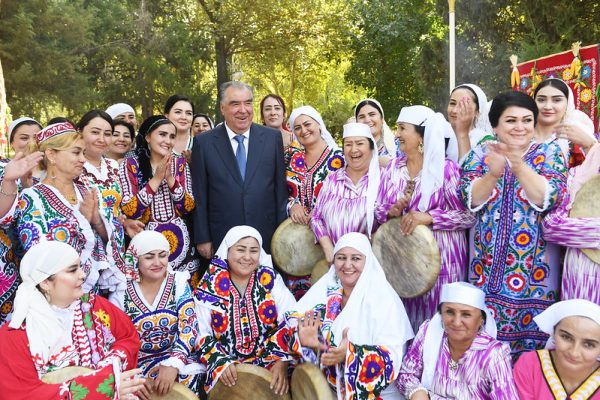 Пешвои миллат Эмомалӣ Раҳмон: «Давлату Ҳукумат қадру манзалати Зан – Модарро гиромӣ ва азиз медоранд»