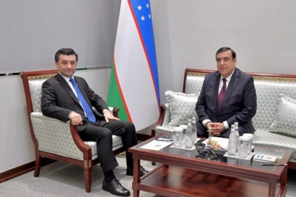 Сафири Тоҷикистон бо вазири корҳои хориҷии Ҷумҳурии Ӯзбекистон мулоқот  кард