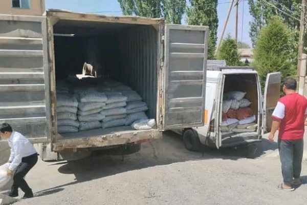 Ба сокинони аз офати табиӣ зарардидаи ноҳияи Шаҳристон кумаки Ҳукумати мамлакат дастрас шуд