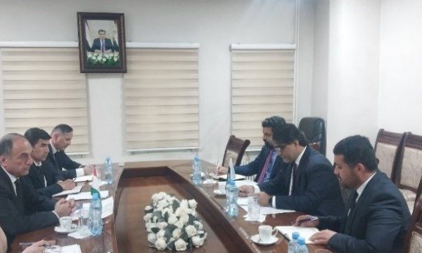 Тоҷикистон ва Покистон ҳамкориро дар соҳаи ҳамлу нақл тавсеа мебахшанд