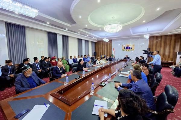 Дар Вазорати фарҳанг таҳти унвони «Нақши муассисаҳои фарҳанг дар рушди маънавиёти ҷомеа» семинар-машварат баргузор шуд