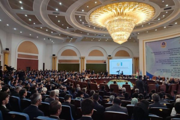 Дар Душанбе вобаста ба татбиқи барномаҳои давлатӣ дар пешгирии экстремизм ва терроризм ҳамоиш доир шуд