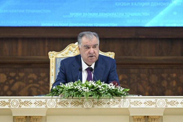Пешвои миллат Эмомалӣ Раҳмон дар маҷлиси васеи Кумитаи Иҷроияи Марказии Ҳизби Халқии Демократии Тоҷикистон иштирок намуданд