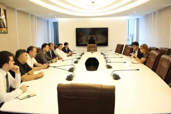 Раванди тақвияти гузариш ба иқтисодиёти рақамӣ дар Душанбе баррасӣ гардид