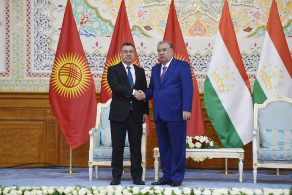 Сарони давлатҳо Эмомалӣ Раҳмон ва Садир Жапаров дар Форуми иқтисодӣ ва сармоягузории Тоҷикистону Қирғизистон иштирок намуданд