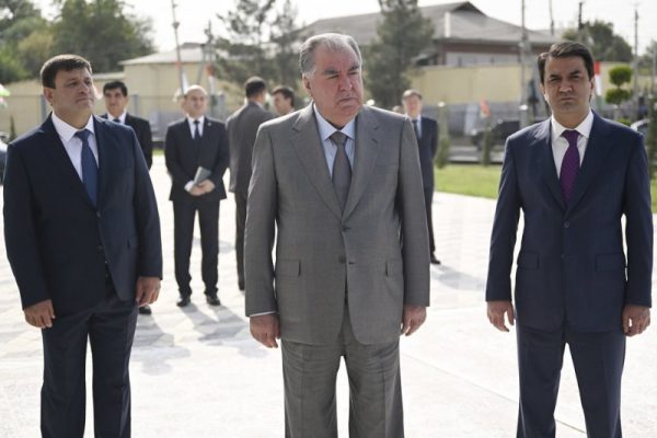 Президенти Ҷумҳурии Тоҷикистон Эмомалӣ Раҳмон Муассисаи таҳсилоти миёнаи умумии №129-ро дар маҳаллаи Сомони ноҳияи Фирдавсӣ ифтитоҳ намуданд