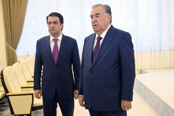 Пешвои миллат Эмомалӣ Раҳмон дар ноҳияи Исмоили Сомонии шаҳри Душанбе Муассисаи давлатии томактабии рақами 59-ро ифтитоҳ намуданд