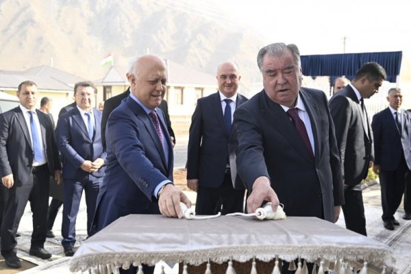 Президенти Ҷумҳурии Тоҷикистон Эмомалӣ Раҳмон дар ноҳияи Рашт Муассисаи таҳсилоти томактабии «Зарангак»-ро ифтитоҳ намуданд