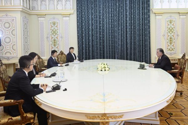 Эмомалӣ Раҳмон: Дӯстӣ ва ҳамкории Тоҷикистону Чин дар сухан не, дар амал аст