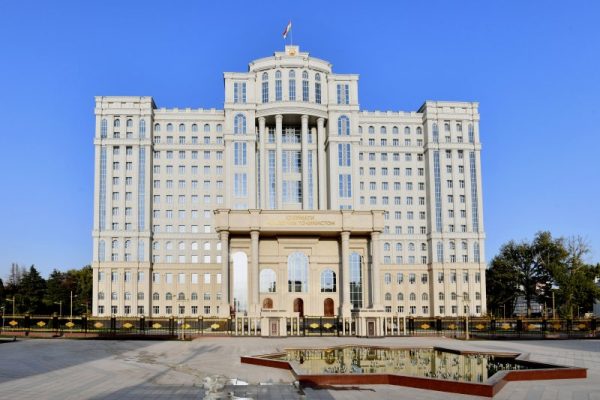Сарвазири Ҷумҳурии Тоҷикистон бо ҳайати вакилони Парлумони Аврупо мулоқот намуд