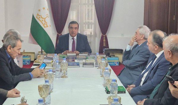 Ба мактабҳои тоҷикии ноҳияи Шаҳрисабзи Узбекистон китобҳои бадеӣ тақдим гардид