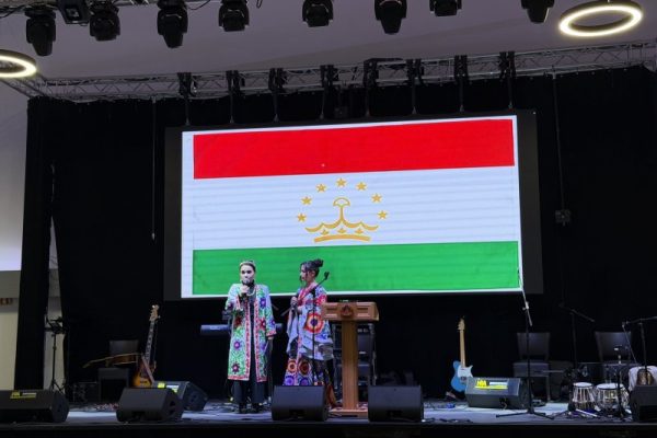 Дар шаҳри Дюсселдорф барномаи фарҳангии тоҷикон баргузор гардид