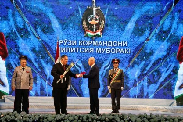 Рӯзи милитсияи тоҷикро дар Хуҷанд ботантана ҷашн гирифтанд