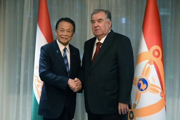 Президенти Ҷумҳурии Тоҷикистон Эмомалӣ Раҳмон бо муовини Раиси ҳизби ҳокими Либералӣ-демократии Ҷопон, собиқ Сарвазири Ҷопон Таро Асо мулоқот намуданд